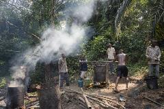 Julienne Anoko, a social anthropologist working with WHO, spends time with members of a small village near the town of Itipo to learn more about their local traditions and their perceptions of the outbreak.