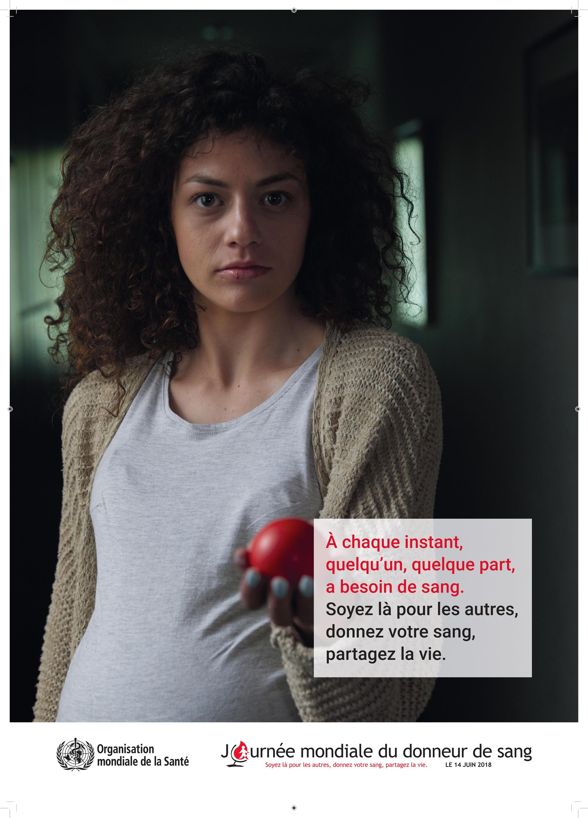 Affiche de la Journée mondiale du donneur de sang 2018 de l'OMS avec une femme enceinte - donnez votre sang partagez la vie