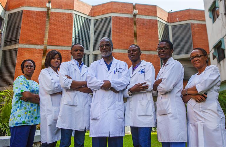 nigeria ebola consultant hospital doctors Doctors of the 1st Consultant Hospital. 4 out of 7 of the Ebola victims in Nigeria were from 1st Consultant's Hospital, where the index cases arrived.