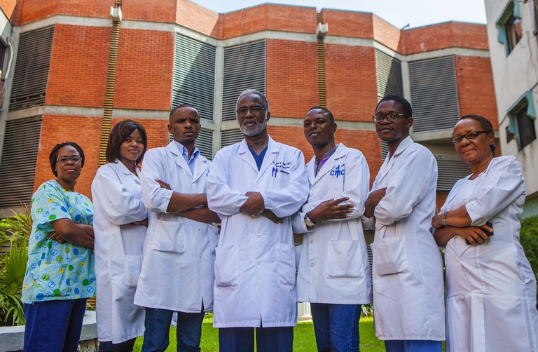 nigeria ebola consultant hospital doctors Doctors of the 1st Consultant Hospital. 4 out of 7 of the Ebola victims in Nigeria were from 1st Consultant's Hospital, where the index cases arrived.