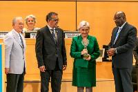 Dr Lisbeth Quesada Tristán, President of the Pro Palliative Care Unit Foundation, Costa Rica, receiving the 2018 Sasakawa Health Prize for her outstanding innovative work in health development